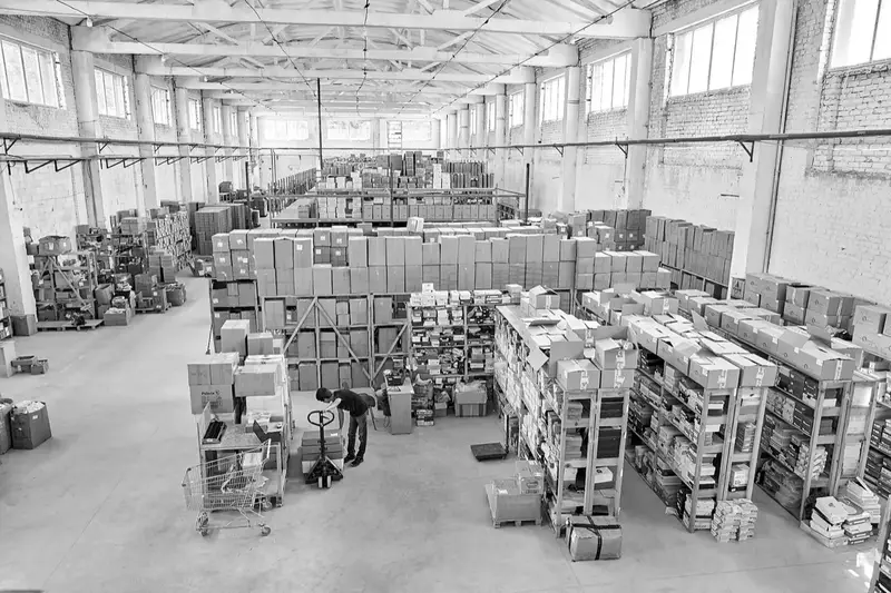 Packing line at the MTP fulfillment warehouse — overflow dispatch capacity of up to 6,000 shipments a day across two sites